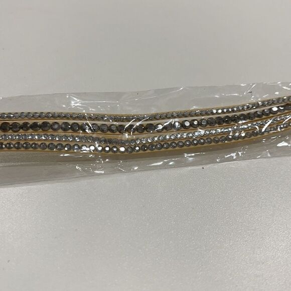FOUR STRAND yellow khaki rhinestone bracelet! - Picture 5 of 6
